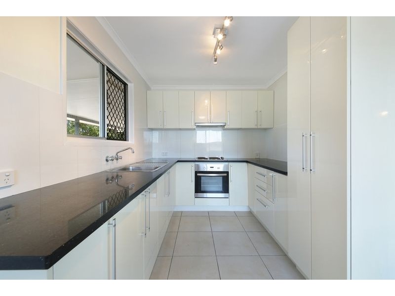 29 Hocking Street, Arundel QLD 4214