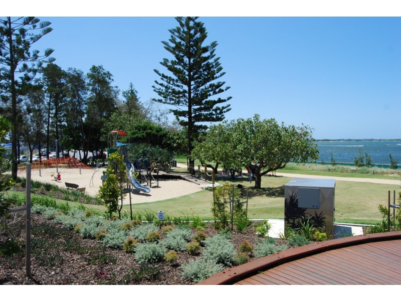 1/128 Marine Parade, Southport QLD 4215