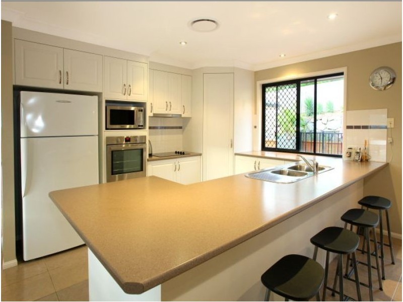 10 Pritchard Court, Pacific Pines QLD 4211