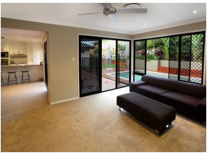 10 Pritchard Court, Pacific Pines QLD 4211