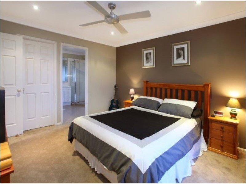 10 Pritchard Court, Pacific Pines QLD 4211