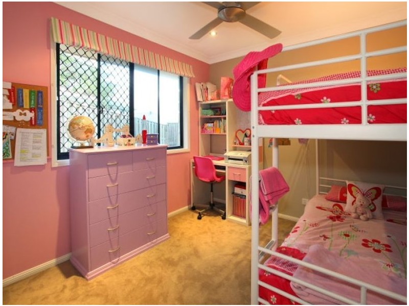 10 Pritchard Court, Pacific Pines QLD 4211