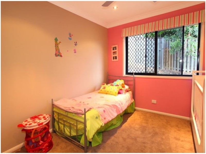 10 Pritchard Court, Pacific Pines QLD 4211