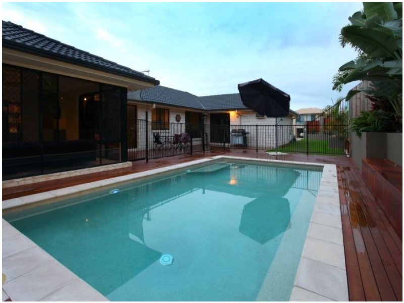 10 Pritchard Court, Pacific Pines QLD 4211