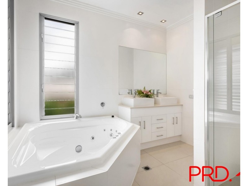 1/1005 Lakeview Terrace, Benowa QLD 4217