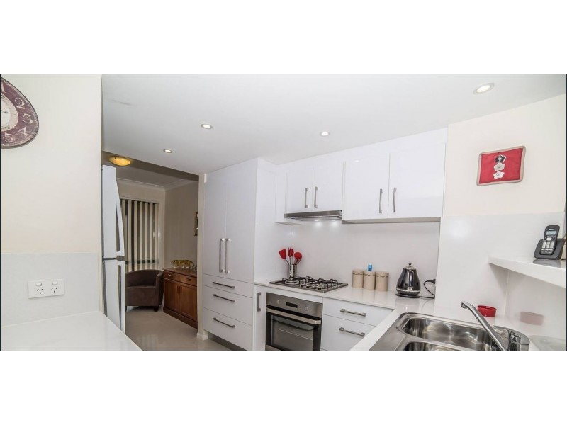 125/19 Santa Barbara Road, Hope Island QLD 4212