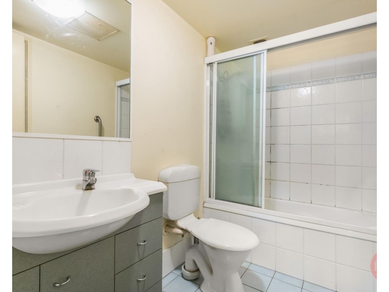 30/150 Marine Parade, Southport QLD 4215