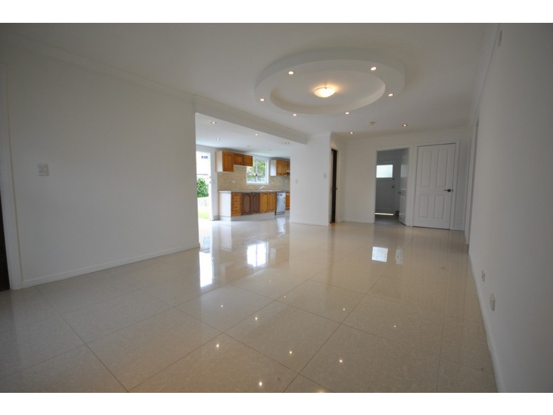 22 Minnie Street (Downstairs House), Southport QLD 4215