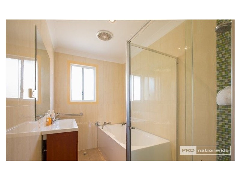 22 Minnie Street (Downstairs House), Southport QLD 4215