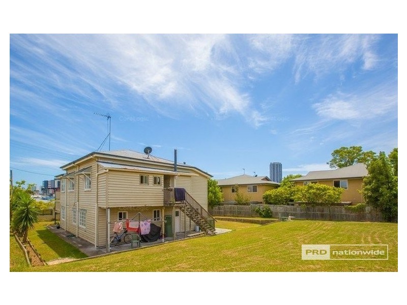 22 Minnie Street (Downstairs House), Southport QLD 4215