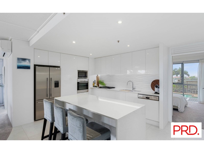 206/105 Scarborough Street, Southport QLD 4215