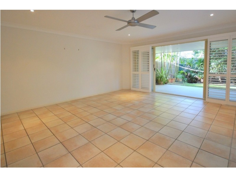 2/25 Charlton Street, Southport QLD 4215