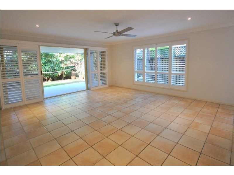 2/25 Charlton Street, Southport QLD 4215