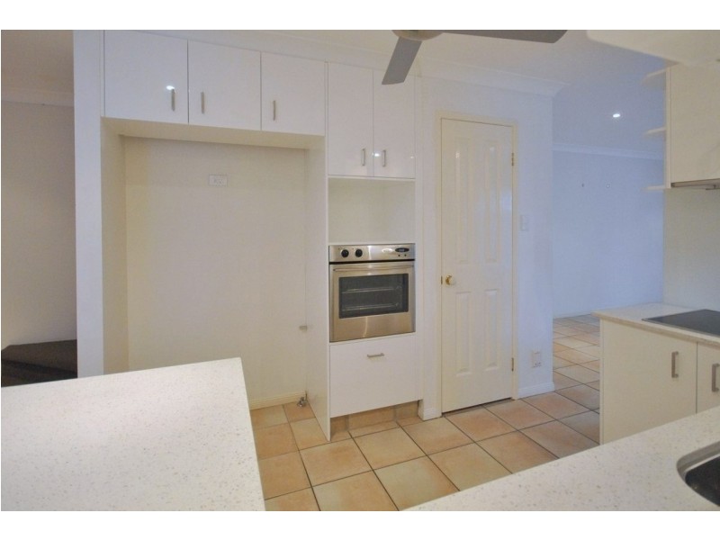 2/25 Charlton Street, Southport QLD 4215