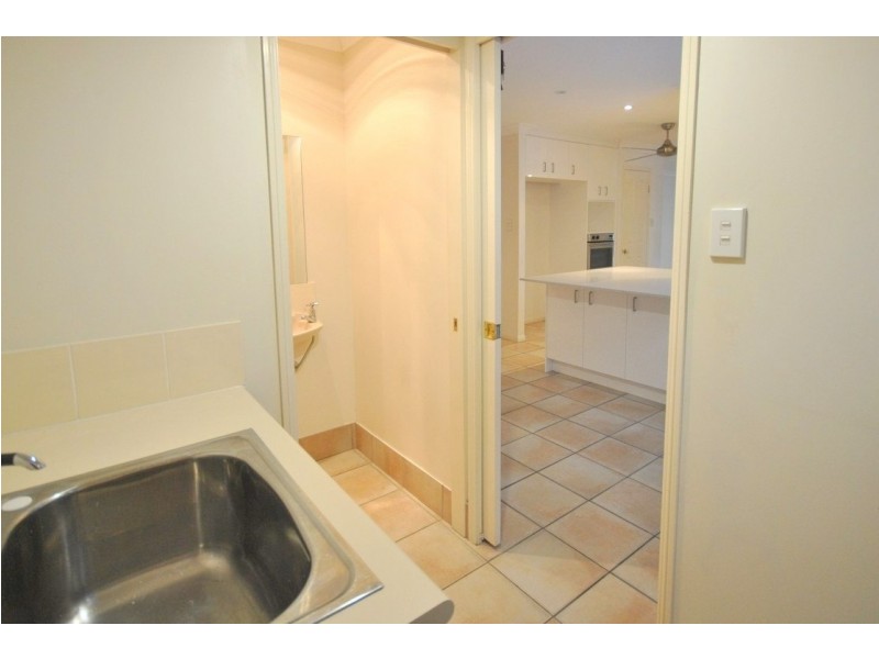 2/25 Charlton Street, Southport QLD 4215