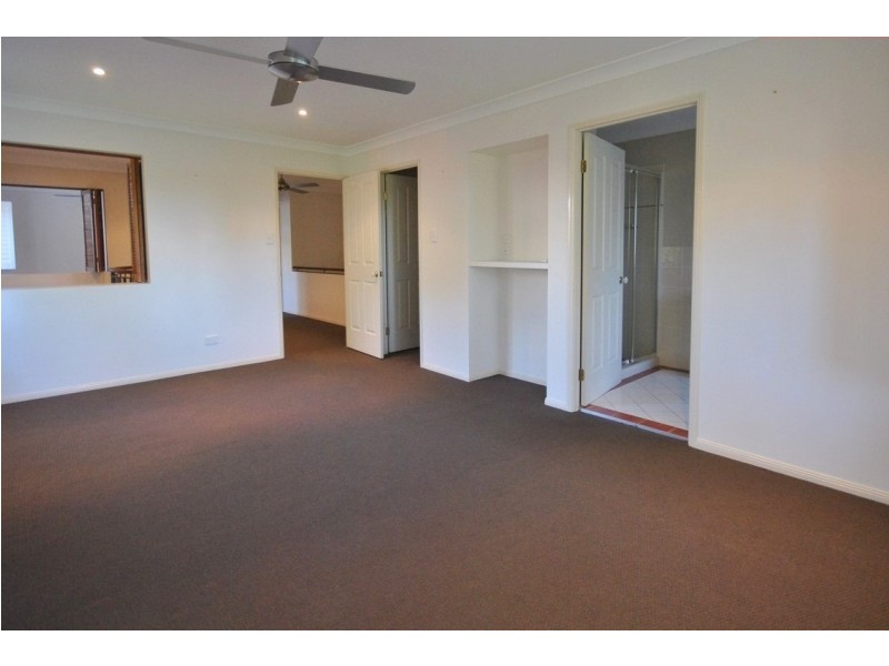 2/25 Charlton Street, Southport QLD 4215