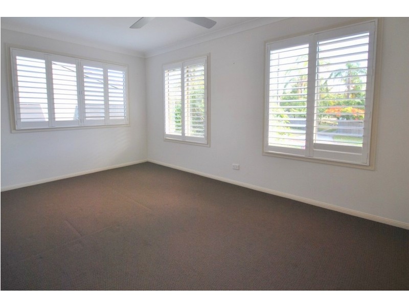 2/25 Charlton Street, Southport QLD 4215