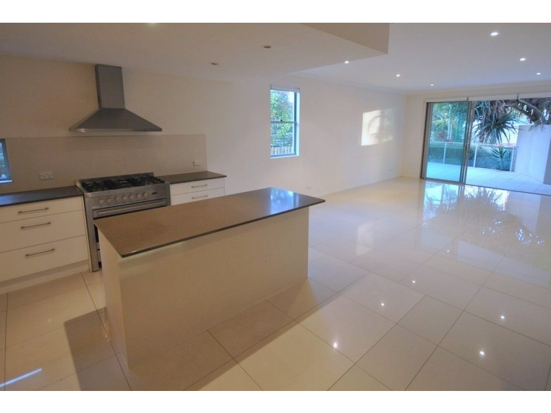1/24-30 Tarcoola Crescent, Surfers Paradise QLD 4217