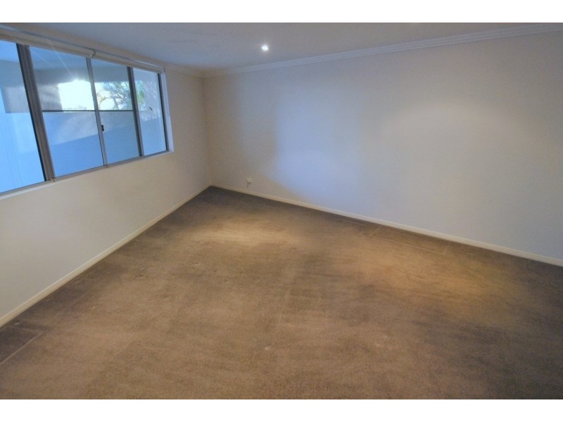 1/24-30 Tarcoola Crescent, Surfers Paradise QLD 4217