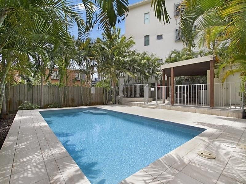 1/24-30 Tarcoola Crescent, Surfers Paradise QLD 4217