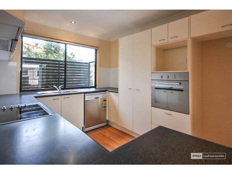 3/35 Harley Street, Labrador QLD 4215