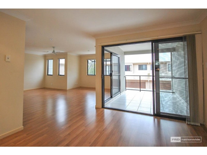 3/35 Harley Street, Labrador QLD 4215