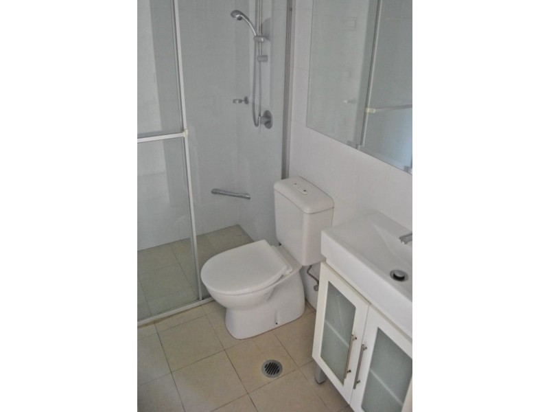 6/4-6 Locke Street, Southport QLD 4215
