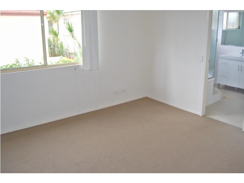6/4-6 Locke Street, Southport QLD 4215