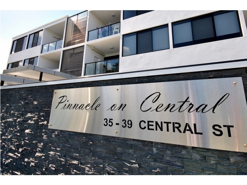 2/37-39 Central Street, Labrador QLD 4215