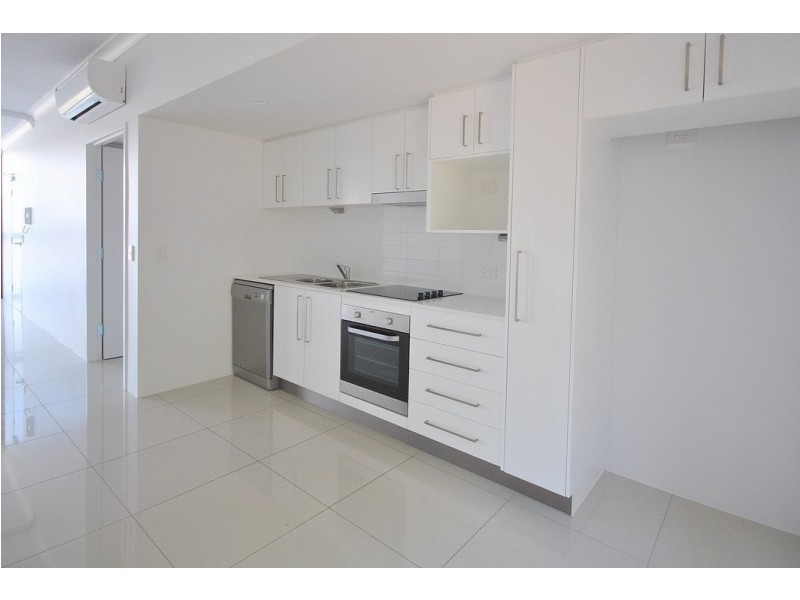 2/37-39 Central Street, Labrador QLD 4215