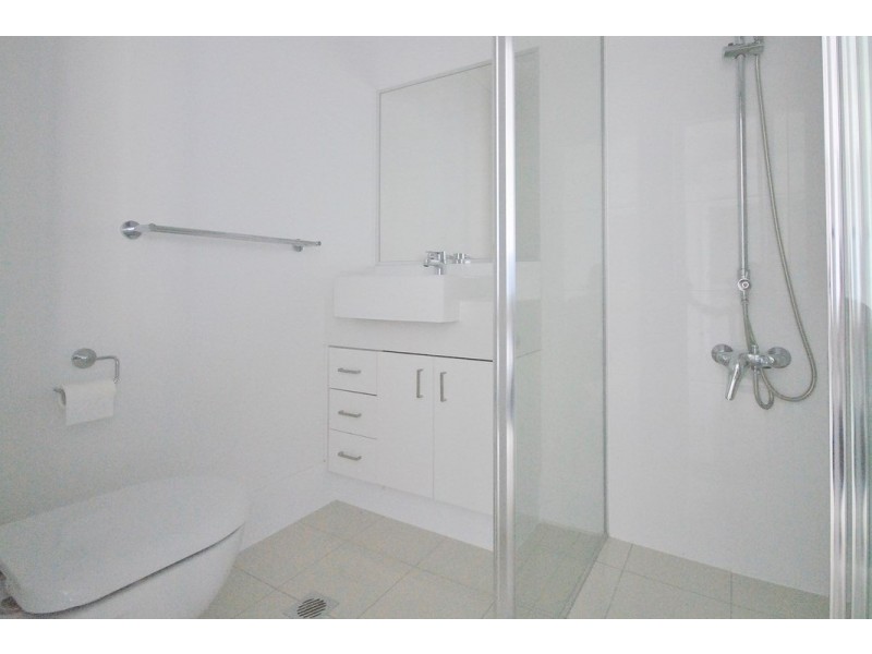 2/37-39 Central Street, Labrador QLD 4215