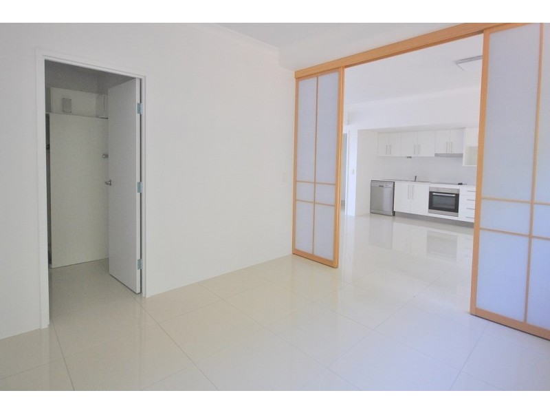 2/37-39 Central Street, Labrador QLD 4215