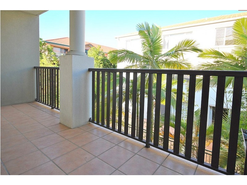 8/13-15 Johnston Street, Southport QLD 4215