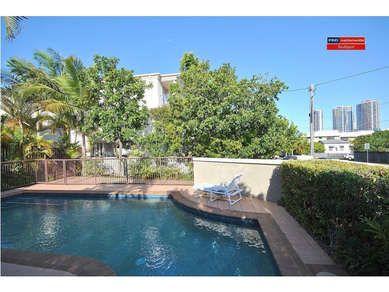 8/13-15 Johnston Street, Southport QLD 4215