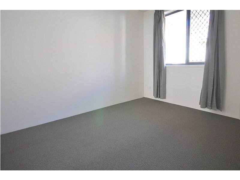 8/13-15 Johnston Street, Southport QLD 4215