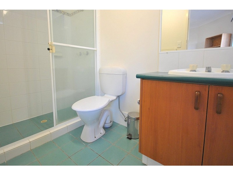 2/140 Marine Parade, Southport QLD 4215