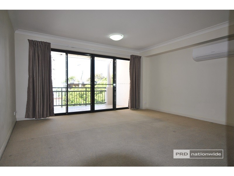 323/394 Marine Parade, Labrador QLD 4215