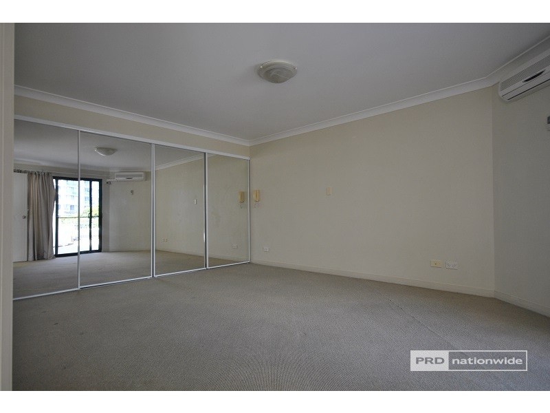 323/394 Marine Parade, Labrador QLD 4215