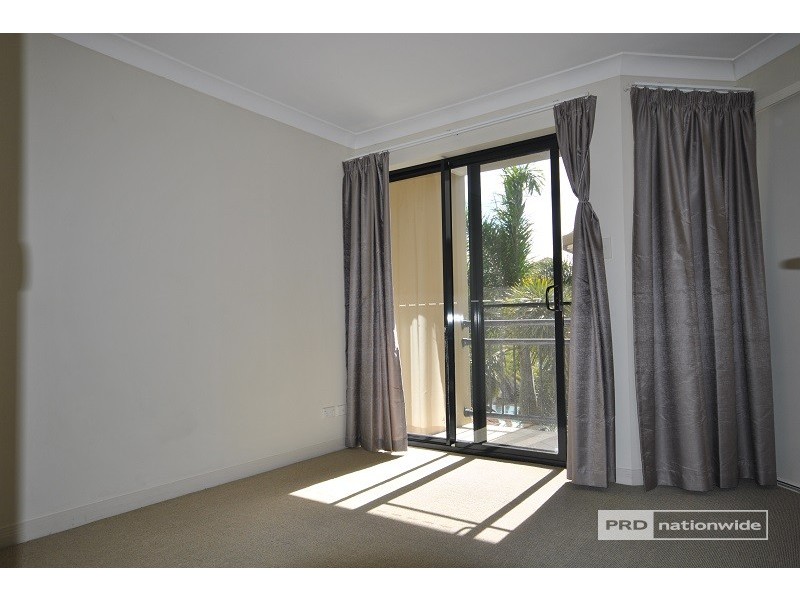 323/394 Marine Parade, Labrador QLD 4215