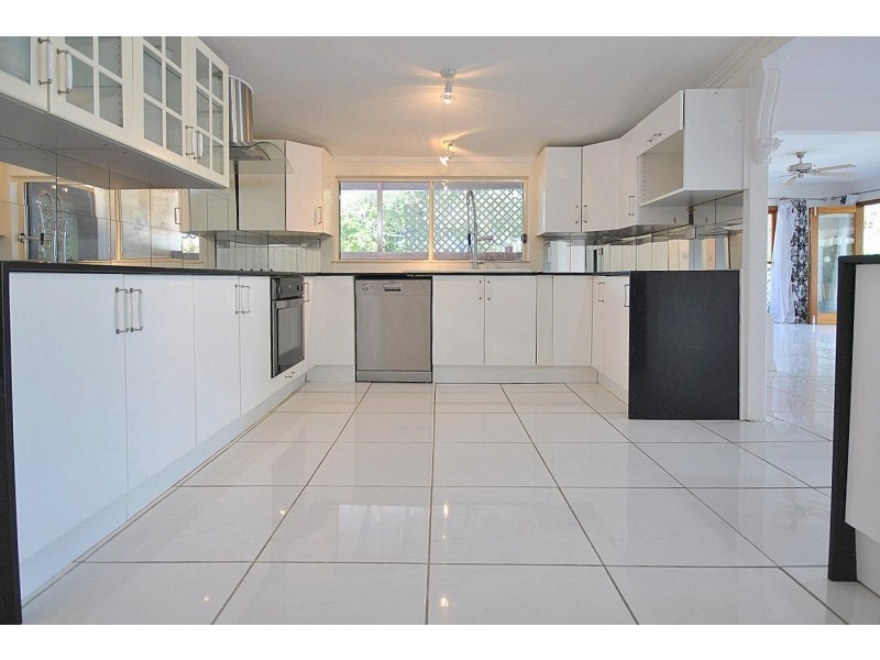30 West King Street, Southport QLD 4215