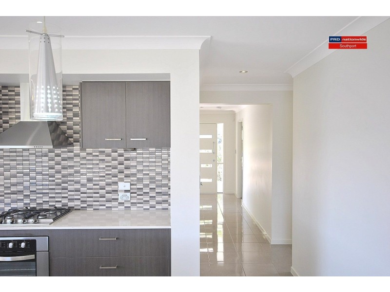 94 Aldgate Crescent, Pacific Pines QLD 4211