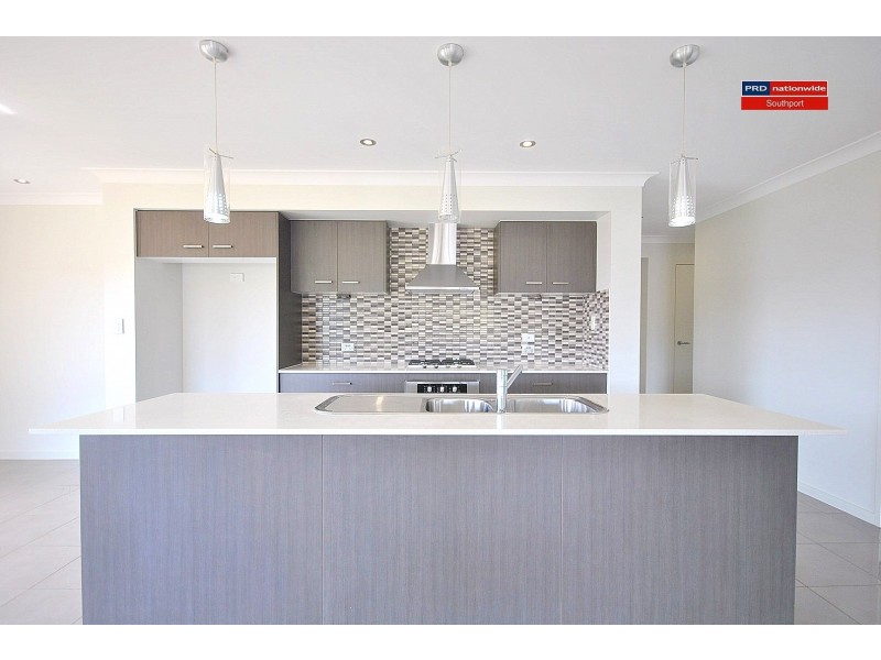 94 Aldgate Crescent, Pacific Pines QLD 4211