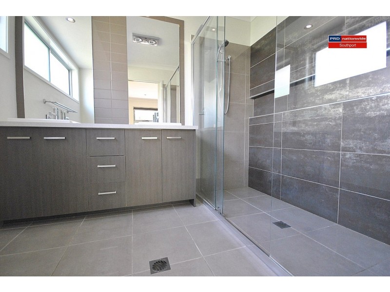 94 Aldgate Crescent, Pacific Pines QLD 4211