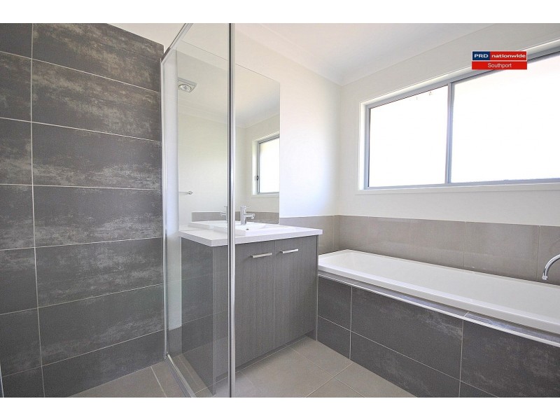 94 Aldgate Crescent, Pacific Pines QLD 4211