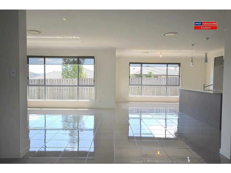 94 Aldgate Crescent, Pacific Pines QLD 4211