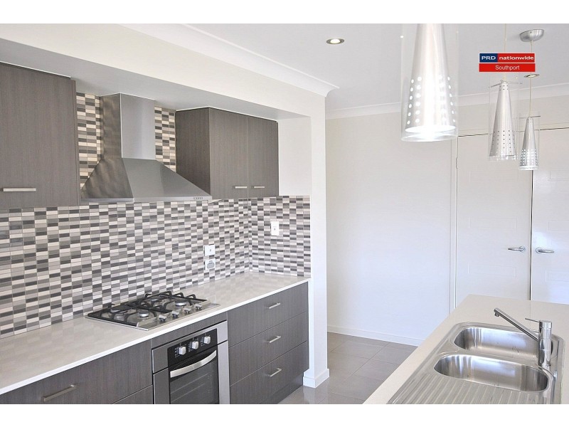 94 Aldgate Crescent, Pacific Pines QLD 4211