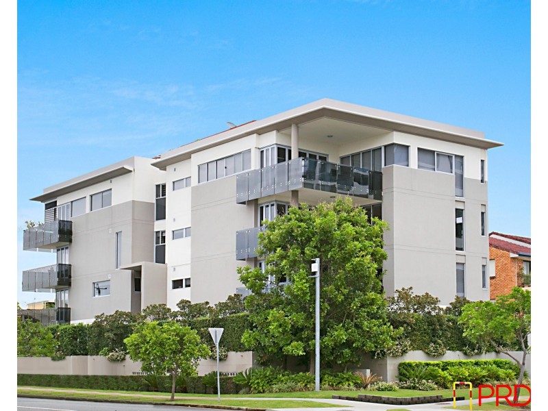 4/10-12 Imperial Parade, Labrador QLD 4215