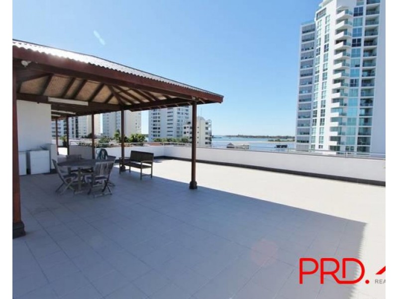 4/10-12 Imperial Parade, Labrador QLD 4215