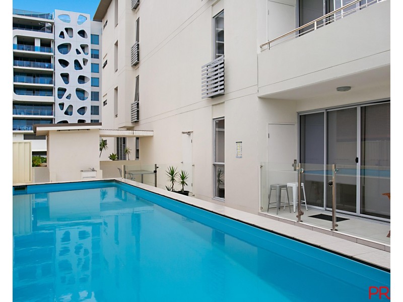 4/10-12 Imperial Parade, Labrador QLD 4215