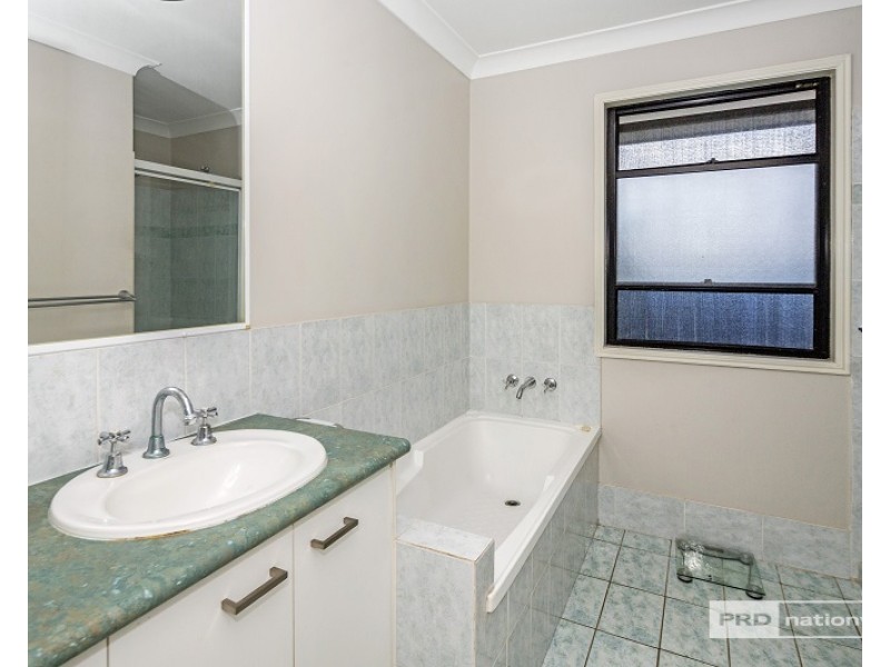 4/13 Schneider Avenue, Labrador QLD 4215